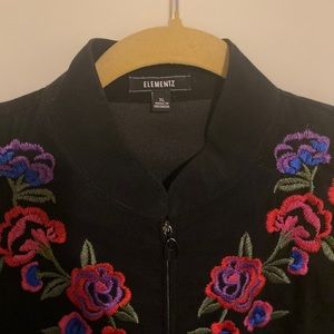 Vintage embroidered blazer with shoulder pads